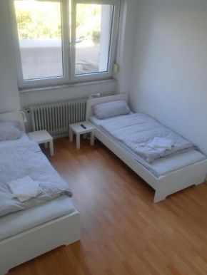 EG Links Penzini Monteurzimmer Apartment A Karlsruhe Durlach für 6 Personen